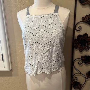 Hem & threat white and gray tank